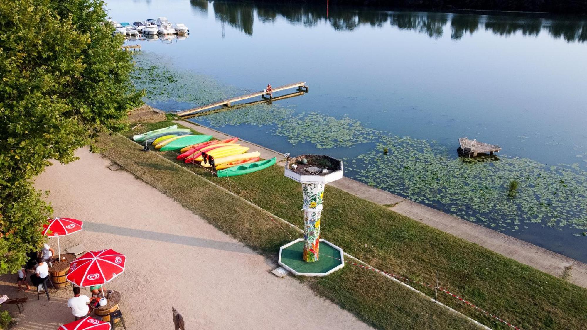 Camping De Thoissey *** Eksteriør billede