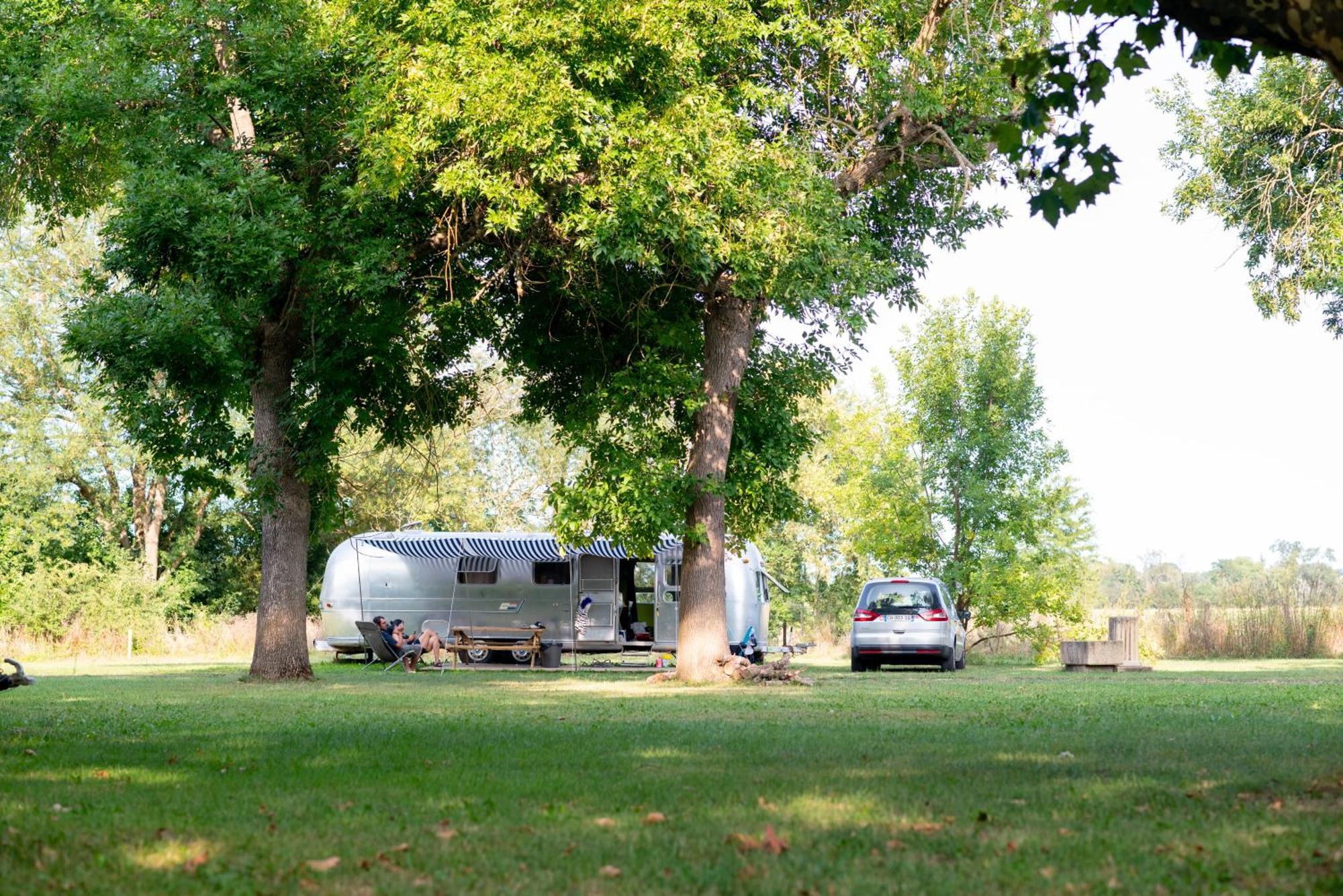 Camping De Thoissey *** Eksteriør billede