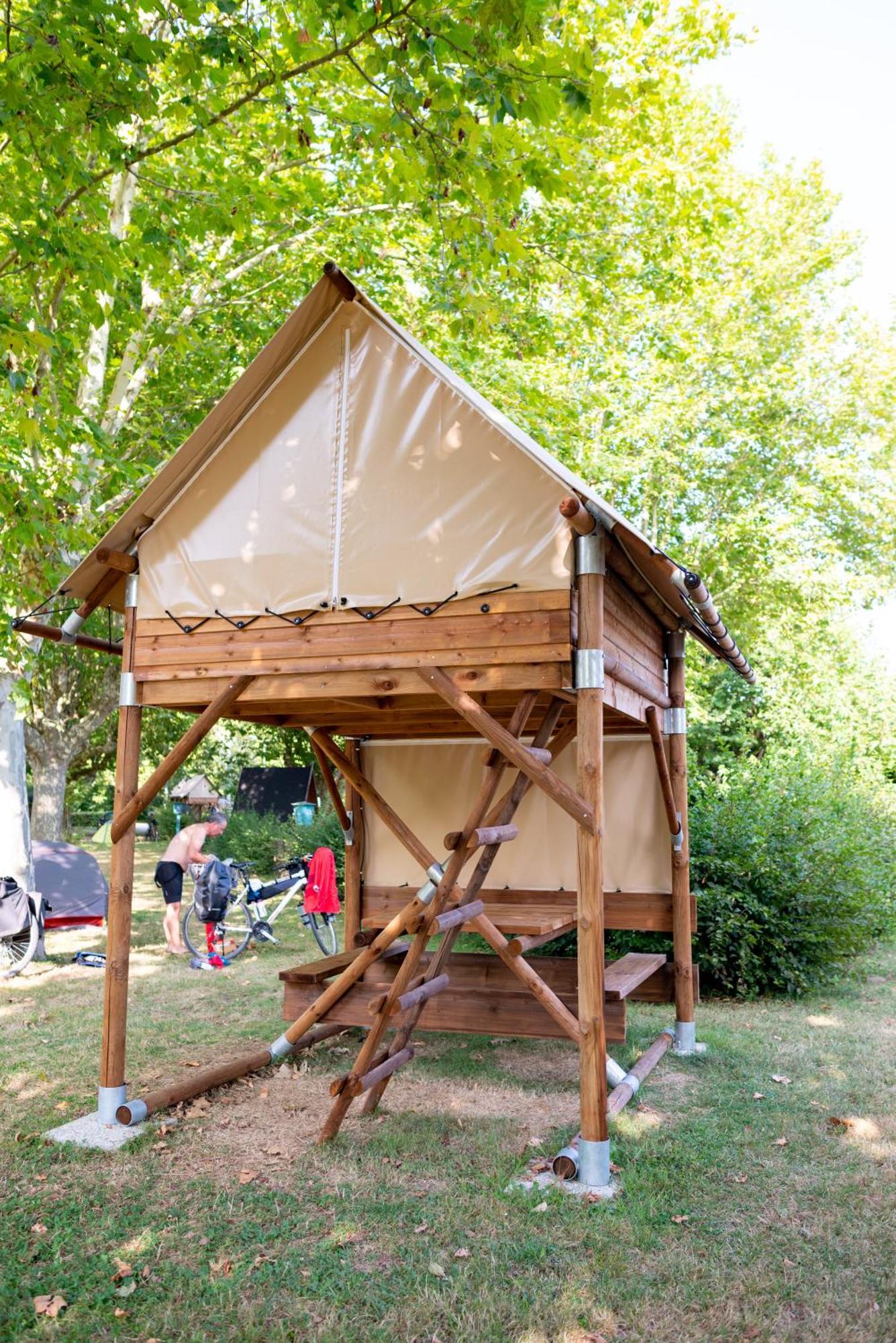Camping De Thoissey *** Eksteriør billede