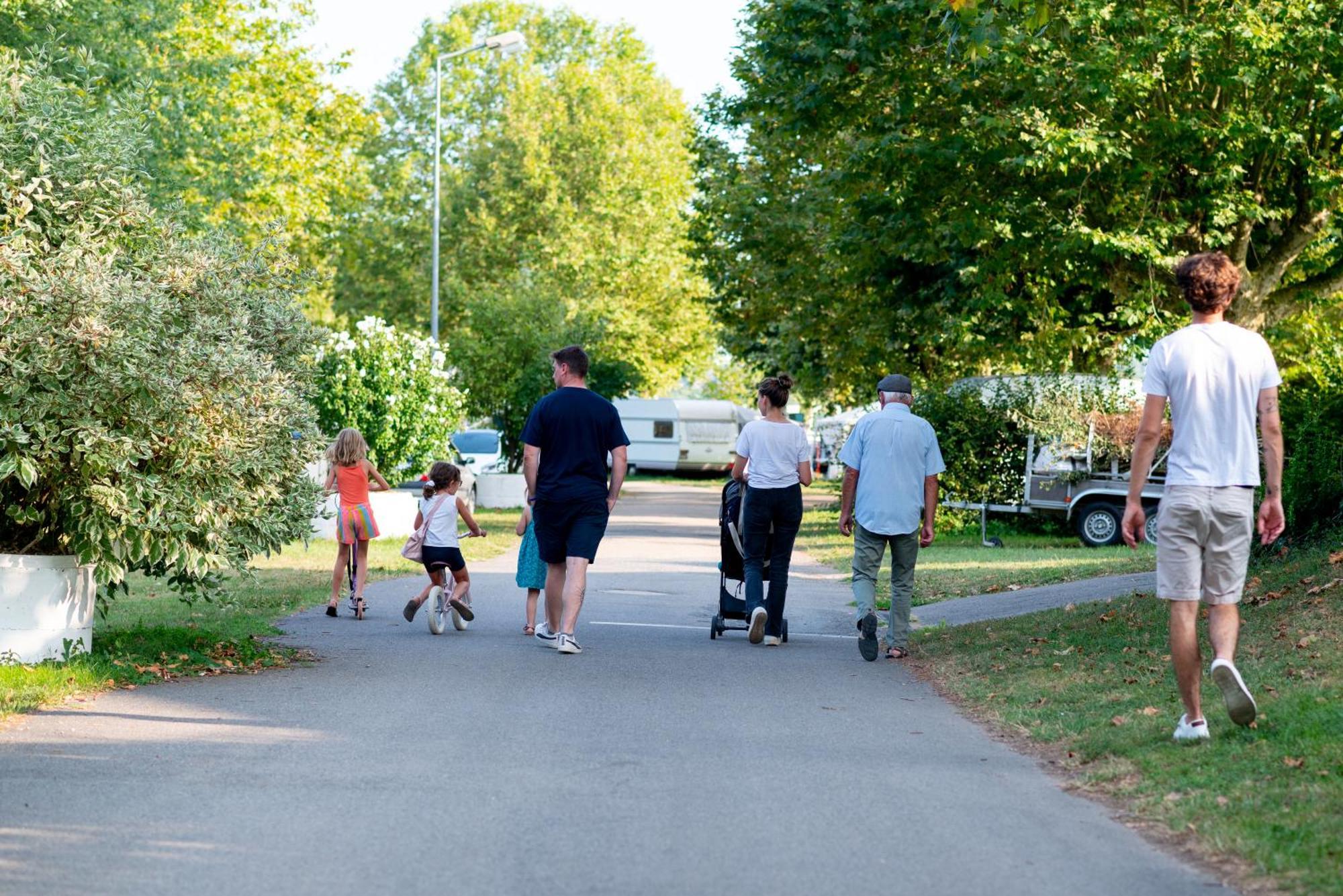 Camping De Thoissey *** Eksteriør billede
