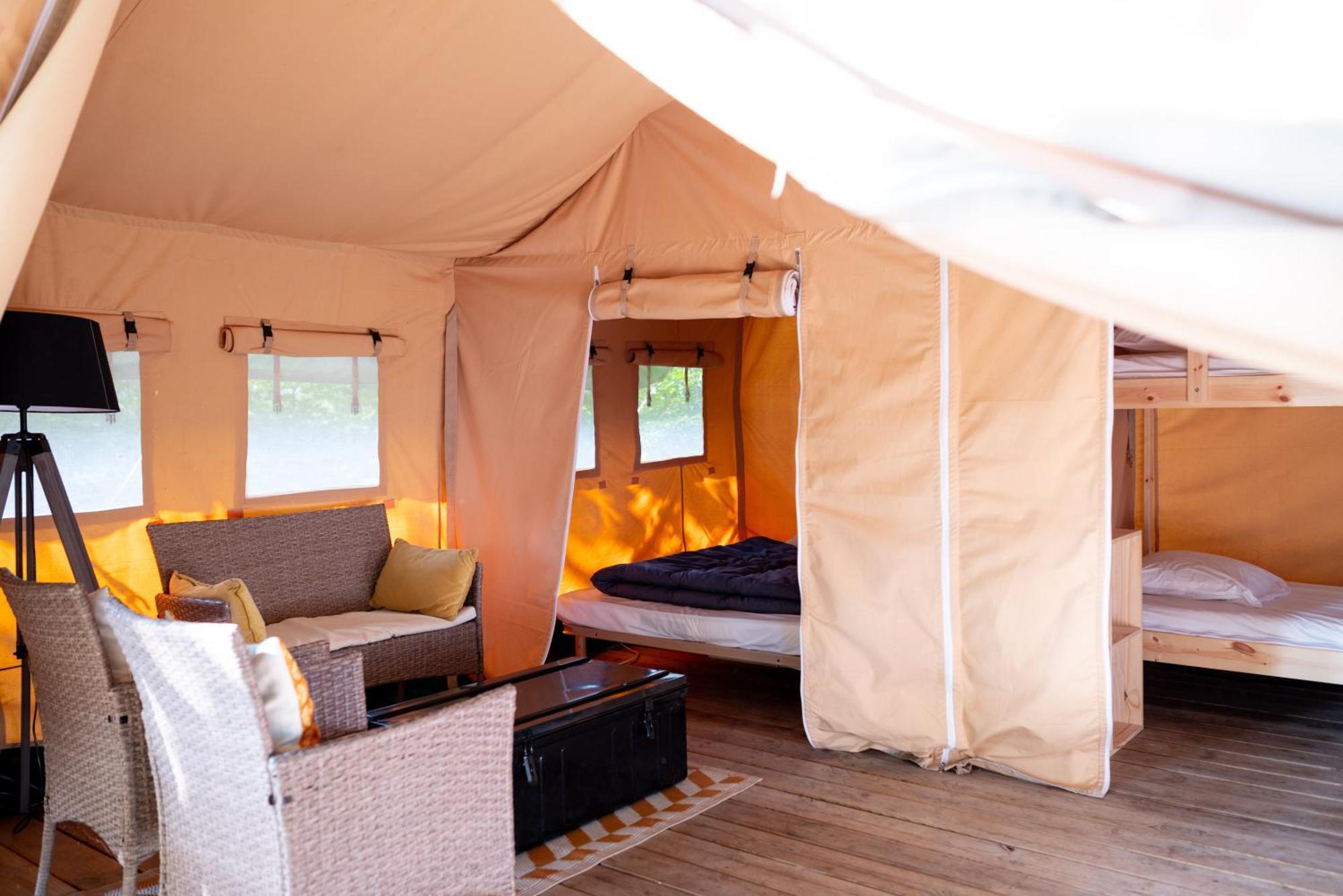 Camping De Thoissey *** Eksteriør billede
