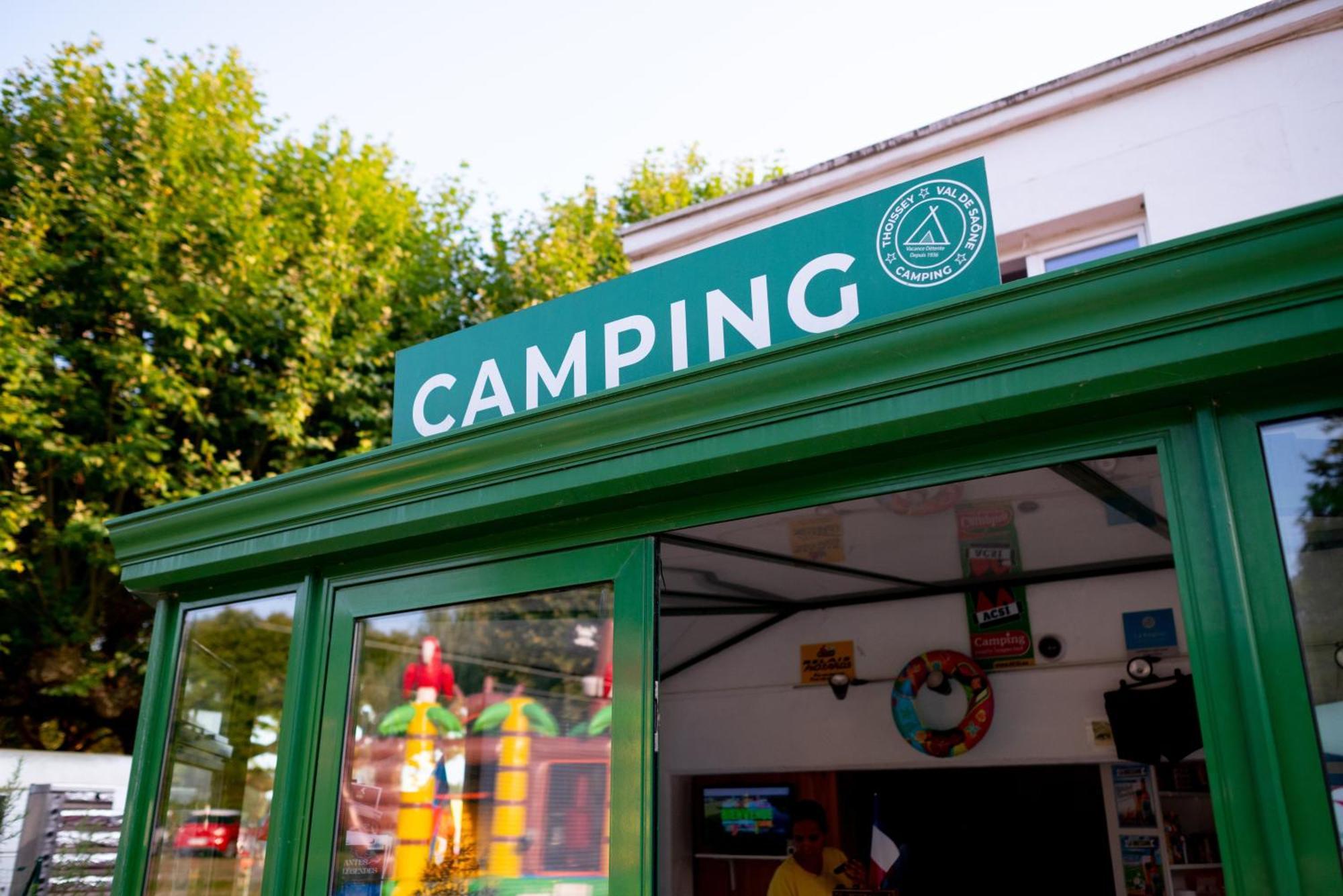 Camping De Thoissey *** Eksteriør billede